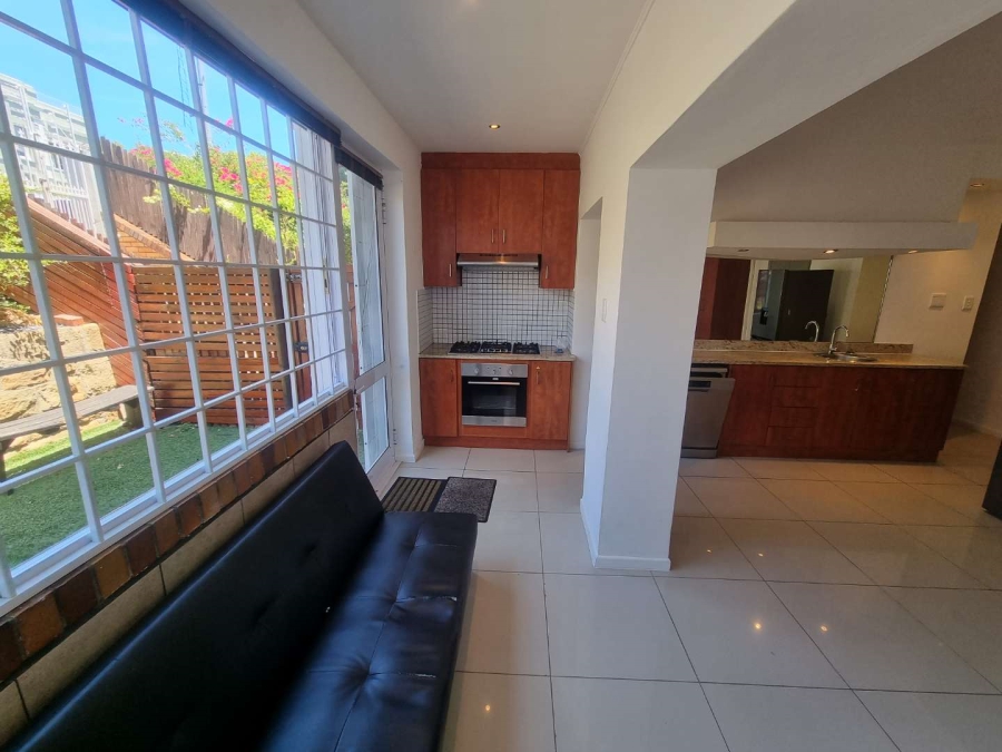 To Let 1 Bedroom Property for Rent in Oranjezicht Western Cape